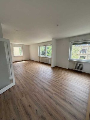 Geschmackvolle 4-Zimmer-Wohnung mit EBK in Karlsruhe