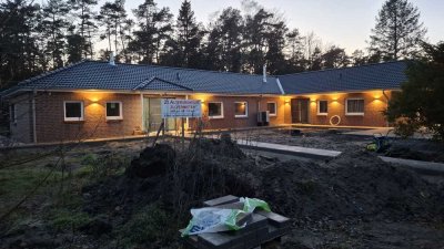 Haus, Doppelhaushälfte, z. B. Altersruhesitz, Erstbezug nach Kernsanierung, KfW-70 Standard