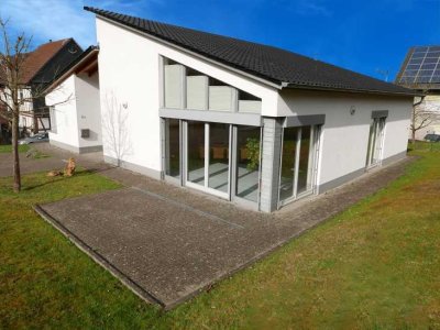 Modernes Haus mit großem Grundstück in idyllisch ländlicher Lage!