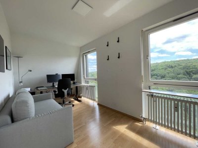 Helle 4,5-Zimmer-Maisonette in Stuttgart-Sillenbuch mit Loggia, Ausblick ins Grüne und Garten