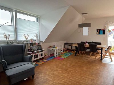 +++schöne 3 ZKB/DG/ca. 85 m² Wfl./Balkon/Außenstellplatz und Garage in Wolnzach+++