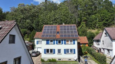 Zweifamilienhaus mit Garten am Waldrand !