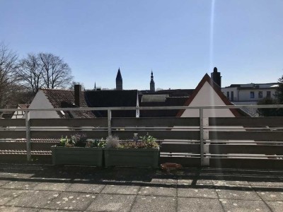 Sehr attraktive Wohnung mit großer Terrasse in ruiger zentraler Altstadtlage