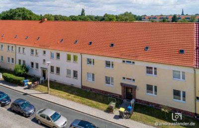 2-Raum-Wohnung - frisch renoviert inkl. Tageslichtbad mit Wanne!