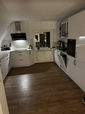 Schöne 3-Zimmer Maisonette Wohnung inkl. Dachspitzstudio inkl. Garten, Balkon + 2 Stellplätzen