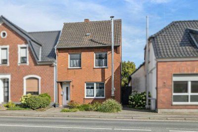 Gepflegte Doppelhaushälfte mit hochwertiger Ausstattung, Kamin, Outdoorküche und Garten in Sonsbeck