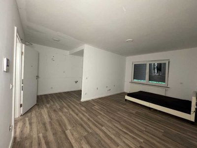 Frisch saniert & bezugsfertig: 1-Zi.-Apartment mit ebener Dusche & Rollläden (28-408)