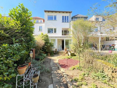 Gartenoase: gemütliche Erdgeschoss-Wohnung mit Garten und Souterrain im Geteviertel