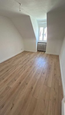 Top Renovierte Dachgeschoss-Wohnung mit herrlichem Blick über Nürnberg
