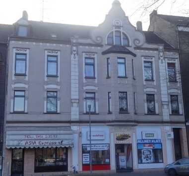 Schöne 3 Zimmer Altbauwohnung, direkt am Hochemmericher Markt