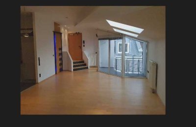 2-Zimmer-Dachgeschoss Wohnung mit Balkon in Kaiserslautern