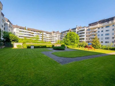 **SOFORT VERFÜGBAR: Wohlfühlen oder investieren - Süd-Balkon, Stellplatz, gefragte Wohnlage!**