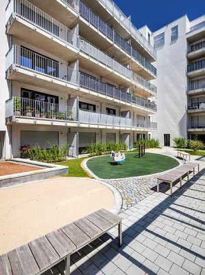geräumige 1-Zi.-Whg. mit Einbauküche  und Balkon * neuwertig * 50 m² * Baujahr 2022