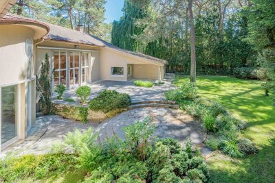 Im privaten Bieterverfahren: Breuhaus Villa in Toplage von Dahlem unter Denkmalschutz