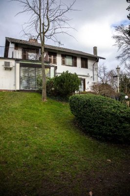 Freistehendes Einfamilienhaus in sehr begehrter Lage von Düsseldorf-Unterbach...