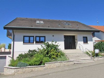 Großes gepflegtes Einfamilienhaus in exponierter Höhenlage von Ubstadt-Weiher, OT Ubstadt!