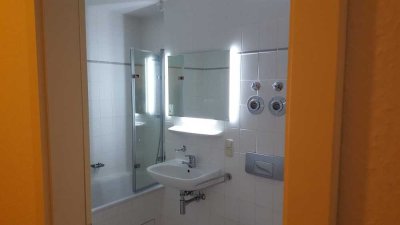 Helle und ruhig gelegene 2-Raum-WE mit Balkon, Einbauküche, Tiefgaragenstellplatz