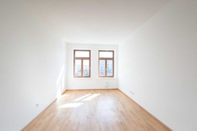 Hochwertiges Zuhause im sanierten Altbau: 2 Zimmer, Balkon & Wanne - WE05
