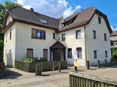 Tolle Wohnung, Zentral, eigener Garten, Balkon, 2x Carport