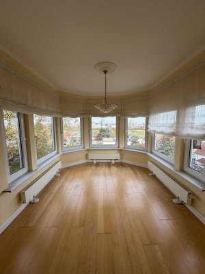 Lichtdurchflutete 4,5-Zimmer Maisonettewohnung mit Skylineblick