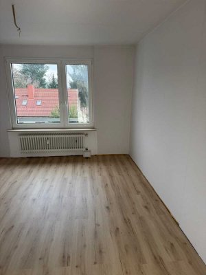 PROVISIONSFREI: Sanierte, zentral gelegene und teilmöblierte 2-Zimmerwohnung mit EBK und Balkon