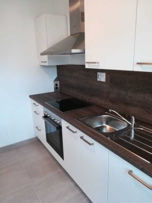 Möblierte charmante 1-Zimmer Wohnung im 4. OG mit Balkon in Frankfurt-Sossenheim