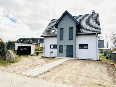 Neuwertiges Einfamilienhaus inmitten von Feldberg zu verkaufen!