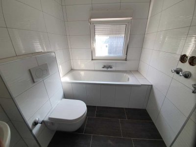 Erstbezug nach Sanierung: Attraktive 2,5-Raum-Dachgeschosswohnung mit geh. Innenausstattung in Lünen