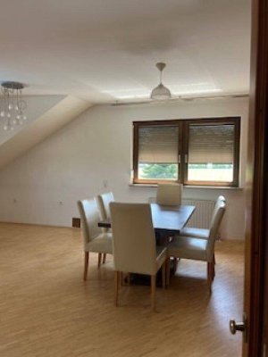 Charme auf 100m² - Großzügige Mietwohnung mit Balkon, Garage und Abstellplatz in gepflegter 1. Etage um € 1.080,00!