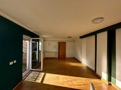 Bitte nur mit vorh. Arbeitsvertrag melden:  1-1/2 Zimmer Wohnung, Balkon, Küche, 3.OG, nähe Main...