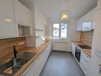 Idyllisches Wohnen in Mondsee - Geräumige 4-Zimmer Wohnung mit Balkon, Stellplatz und hochwertiger Einbauküche