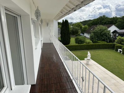Renovierte 4 Zimmerwohnung mit Balkon und Stellplatz in bevorzugter Lage in Neustadt/Wied zu vermiet