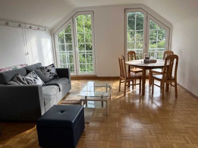 Schöne 3 Zimmerwohnung in Jugendstilvilla am Killesberg
