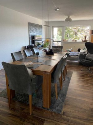 Stilvolle 4-Raum-Wohnung mit gehobener Innenausstattung mit Balkon und Einbauküche in Heddesheim