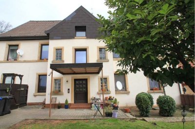 NEU: Erdgeschosswohnung mit Gartenmitbenutzung und Stellplatz!
