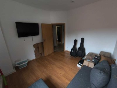 Helle 3-Zimmer-Wohnung in Dorndorf-Camburg mit Garage