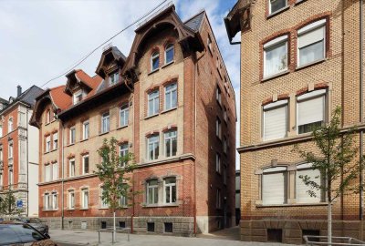 Erstbezug: 3-Zimmer-Wohnung im Hochparterre in kernsaniertem Gründerzeithaus in altstadtnaher Lage