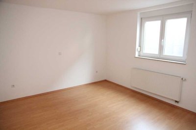 Schöne 2,5 Zimmer Souterrainwohnung