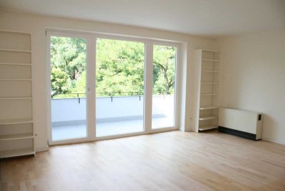 Zooviertel: ruhige Penthouse-Wohnung mit Einbauküche, Parkett und großem West-Balkon