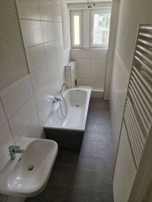 Fast wie Erstbezug! Frisch modernisierte einer 4-Raum-Wohnung