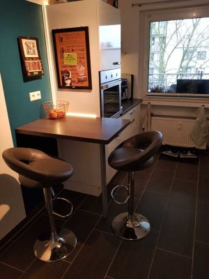 Geschmackvolle 3-Raum-Hochparterre-Wohnung mit gehobener Innenausstattung mit Einbauküche in Lehrte