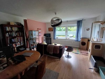 Schöne 2,5-Zimmer-Hochparterre-Wohnung mit Balkon und EBK in Flensburg Engelsby