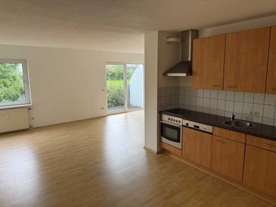 Platz für Liebe, Chaos & Pizza – 2 Zimmer Wohnung mit Einbauküche sucht junges Leben