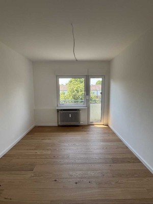 Erstbezug nach Sanierung! Schöne 1,5 Zimmer-Wohnung mit EBK  in Frankfurt