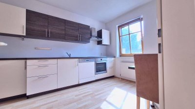 73m² HELLE FREUNDLICHE WOHNUNG MIT TERRASSE!
