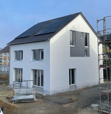 Willkommen daheim: Klimaneutrales DHH mit sonnigem Garten & Terrasse ab Dezember 2025 zu vermieten