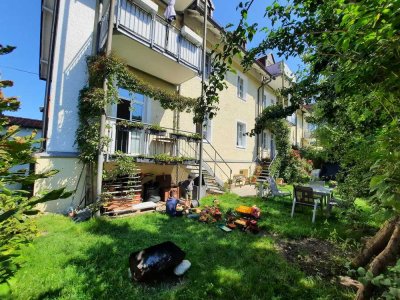 Geschmackvolle 4-Zimmer-Hochparterre-Wohnung mit eigenem kleinen Garten, Einbauküche in Heufeldmühle