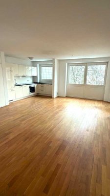 Helle 3-Zimmer-Wohnung mit Balkon, Fußbodenheizung und Tiefgaragenstellplatz nahe Maschsee