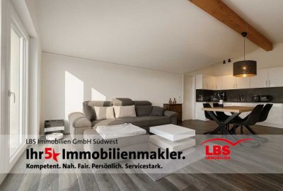 Lichtdurchflutete Dachgeschossperle – modernes Wohnen über den Dächern von Roxheim