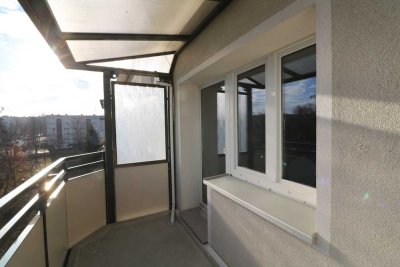 Auf die Plätze…fertig…mieten!!! Große 3-RW mit Wanne & Balkon...